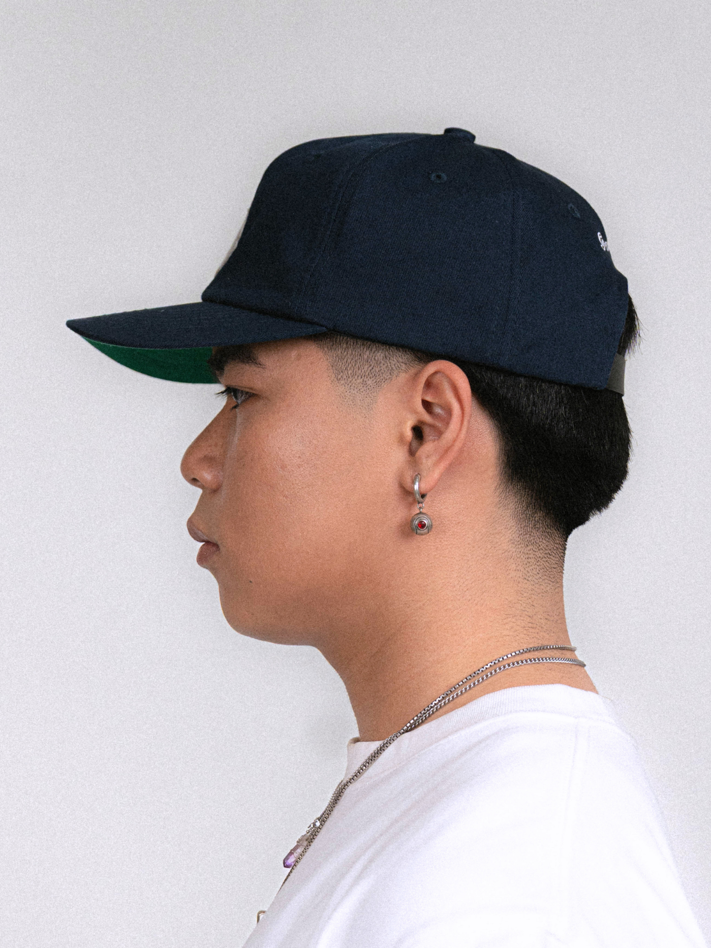 Horse Snapback in Navy