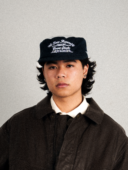 Unforgettable Painters Cap in White & Navy